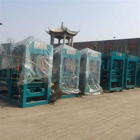 垫块机生产商_庆中_新型水泥垫块机_货源充足价格
