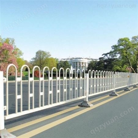 供应广州路中白色京式护栏-佛山交通设施道路围栏生产厂家